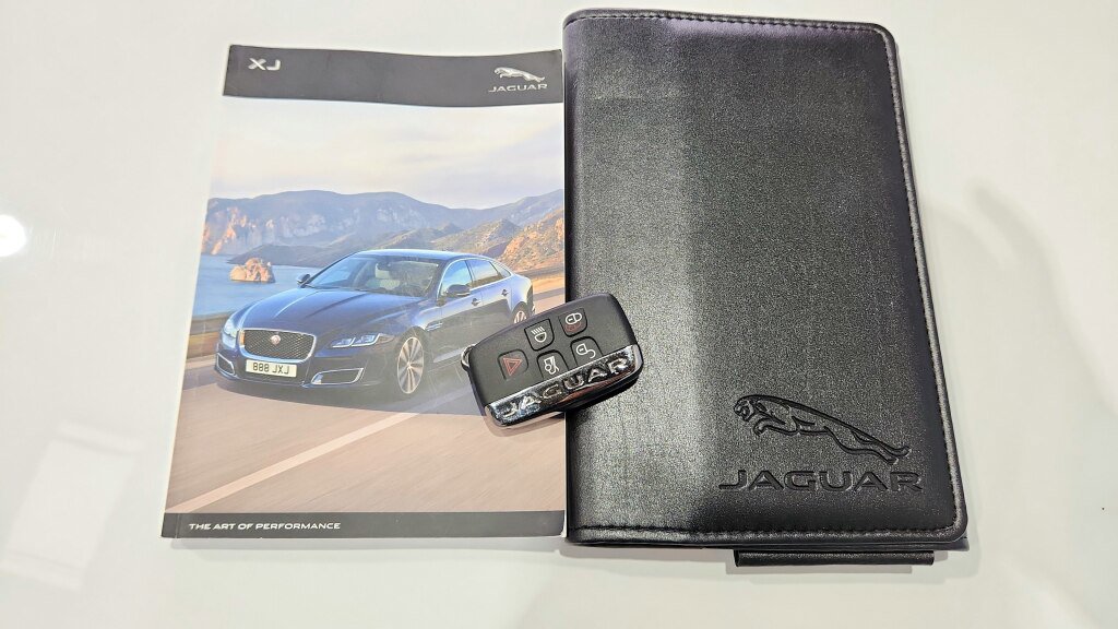 Used 2019 Jaguar XJ AWD image 34