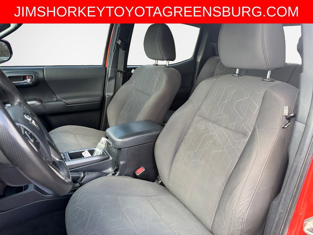 Used 2016 Toyota Tacoma TRD Off-Road AWD/4WD image 12