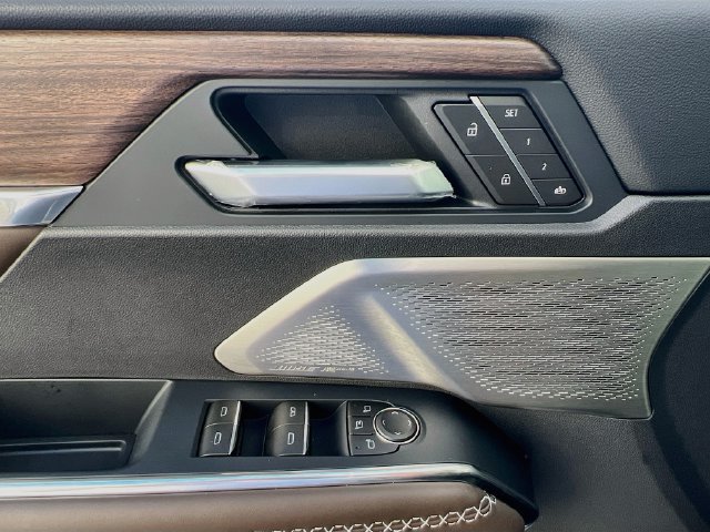 New 2027 GMC Acadia Denali Ultimate AWD/4WD image 13