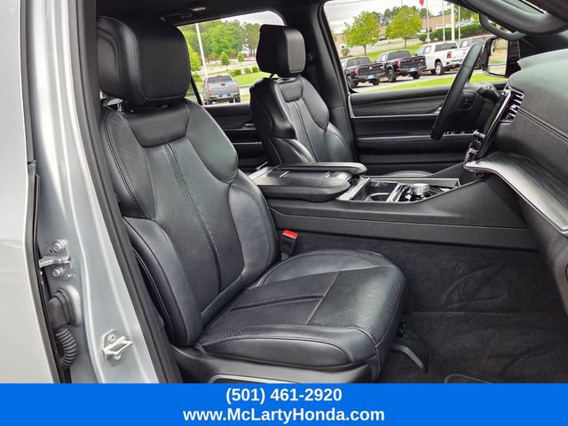 Used 2024 Jeep Wagoneer Series II w/ Flexible Seating Group RWD image 20