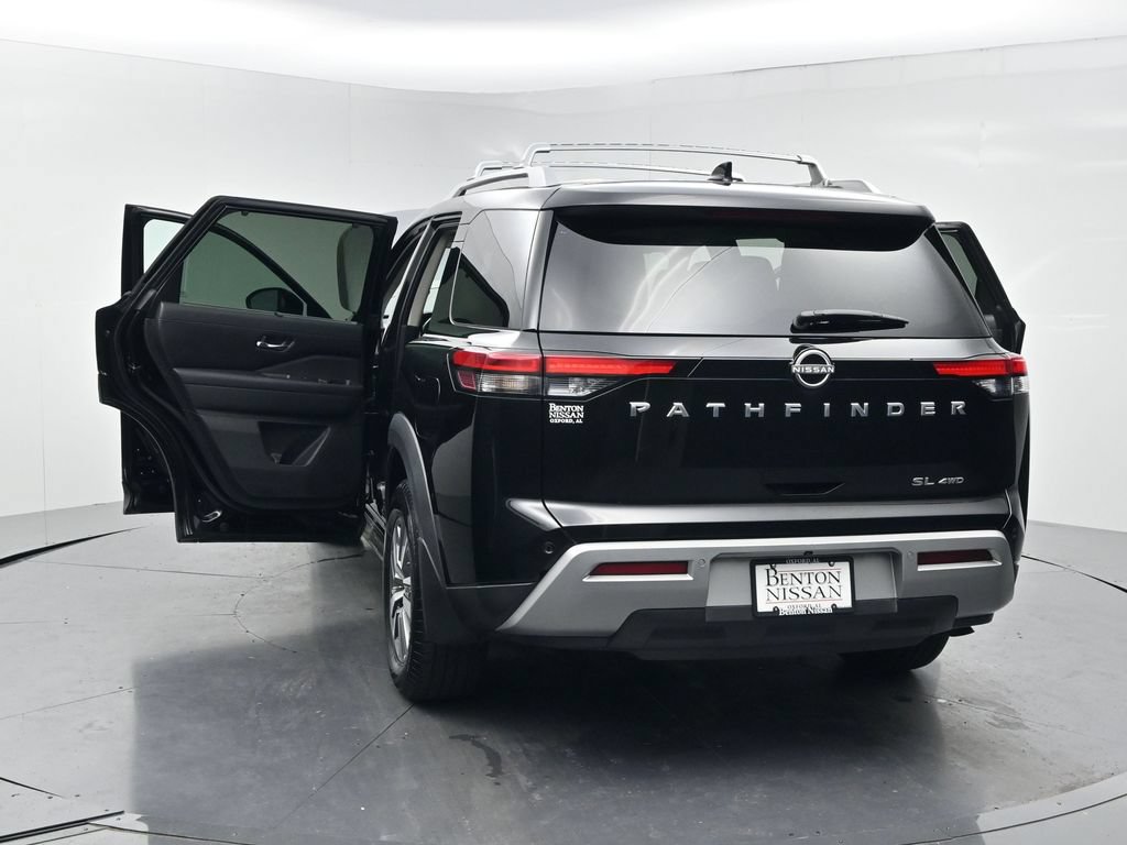 Used 2023 Nissan Pathfinder SL AWD/4WD image 29
