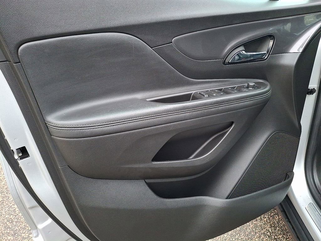 Used 2022 Buick Encore Preferred w/ Safety Package image 16