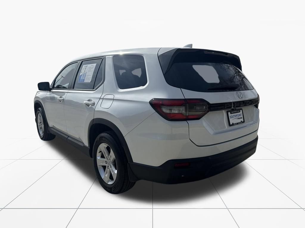 Used 2023 Honda Pilot LX image 6