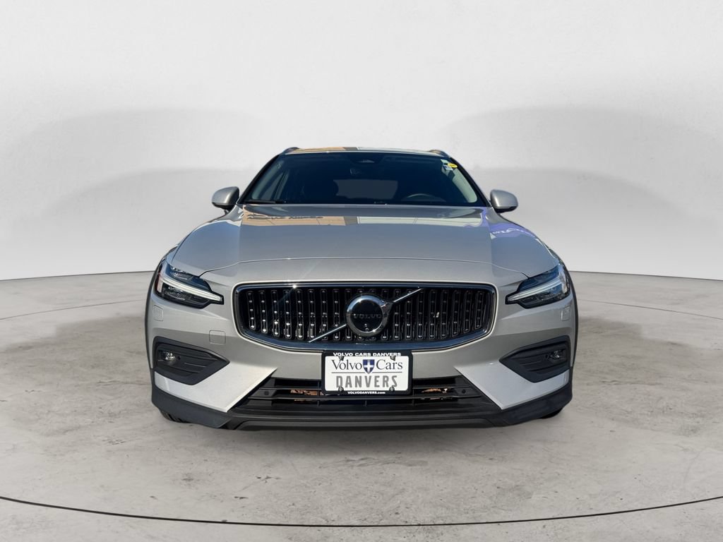 Certified 2025 Volvo V60 B5 Cross Country Plus AWD/4WD image 30