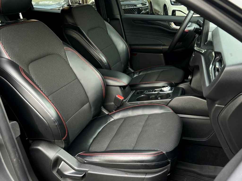 Used 2023 Ford Escape ST-Line w/ Tech Pack #1 AWD/4WD image 12