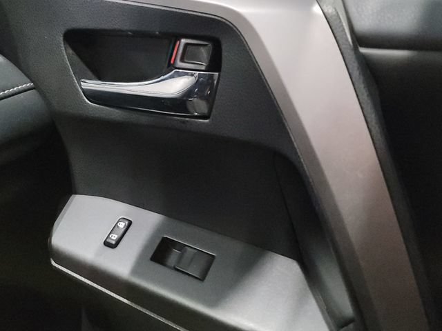 Used 2018 Toyota RAV4 XLE AWD/4WD image 23