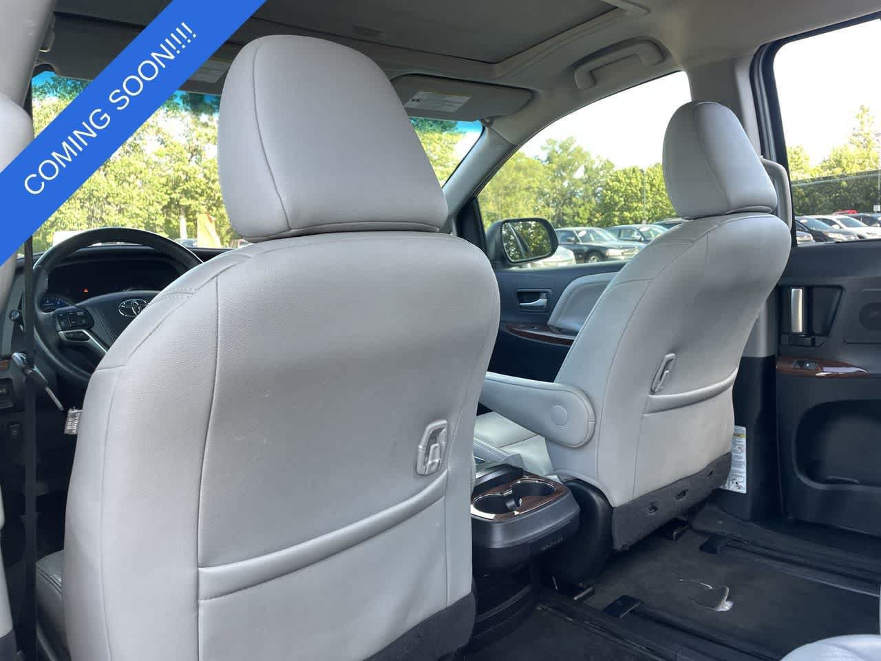Used 2015 Toyota Sienna Limited Premium FWD image 21