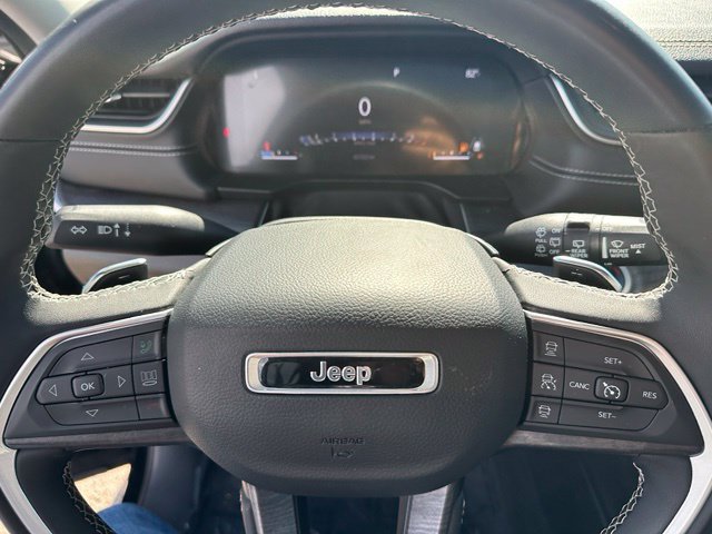 Used 2023 Jeep Grand Cherokee Limited w/ Luxury Tech Group II AWD/4WD image 36
