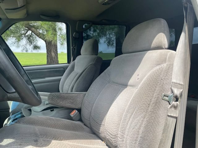 Used 1999 Chevrolet Tahoe 4WD w/ Skid Plate Pkg image 12