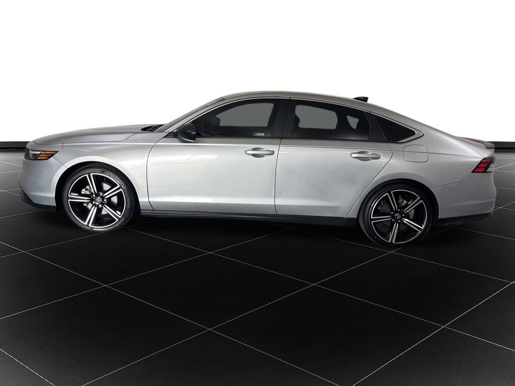 Used 2024 Honda Accord Sport image 2