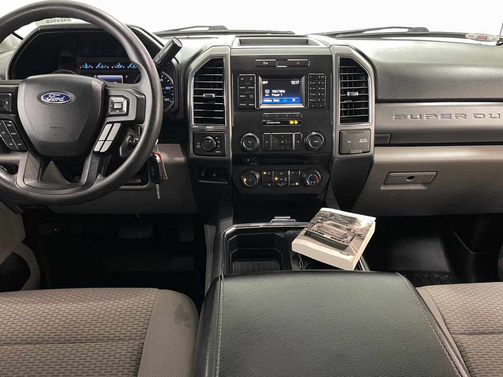 Used 2018 Ford F250 XLT w/ XLT Value Package AWD/4WD image 2