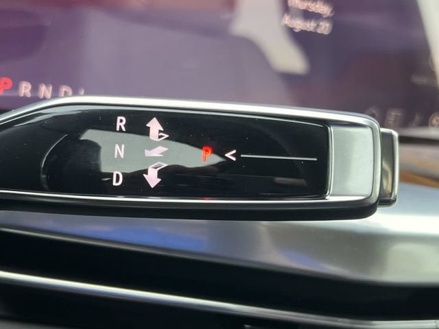 New 2026 Cadillac Escalade ESV Platinum Luxury w/ LPO, Radiant Package AWD/4WD image 17