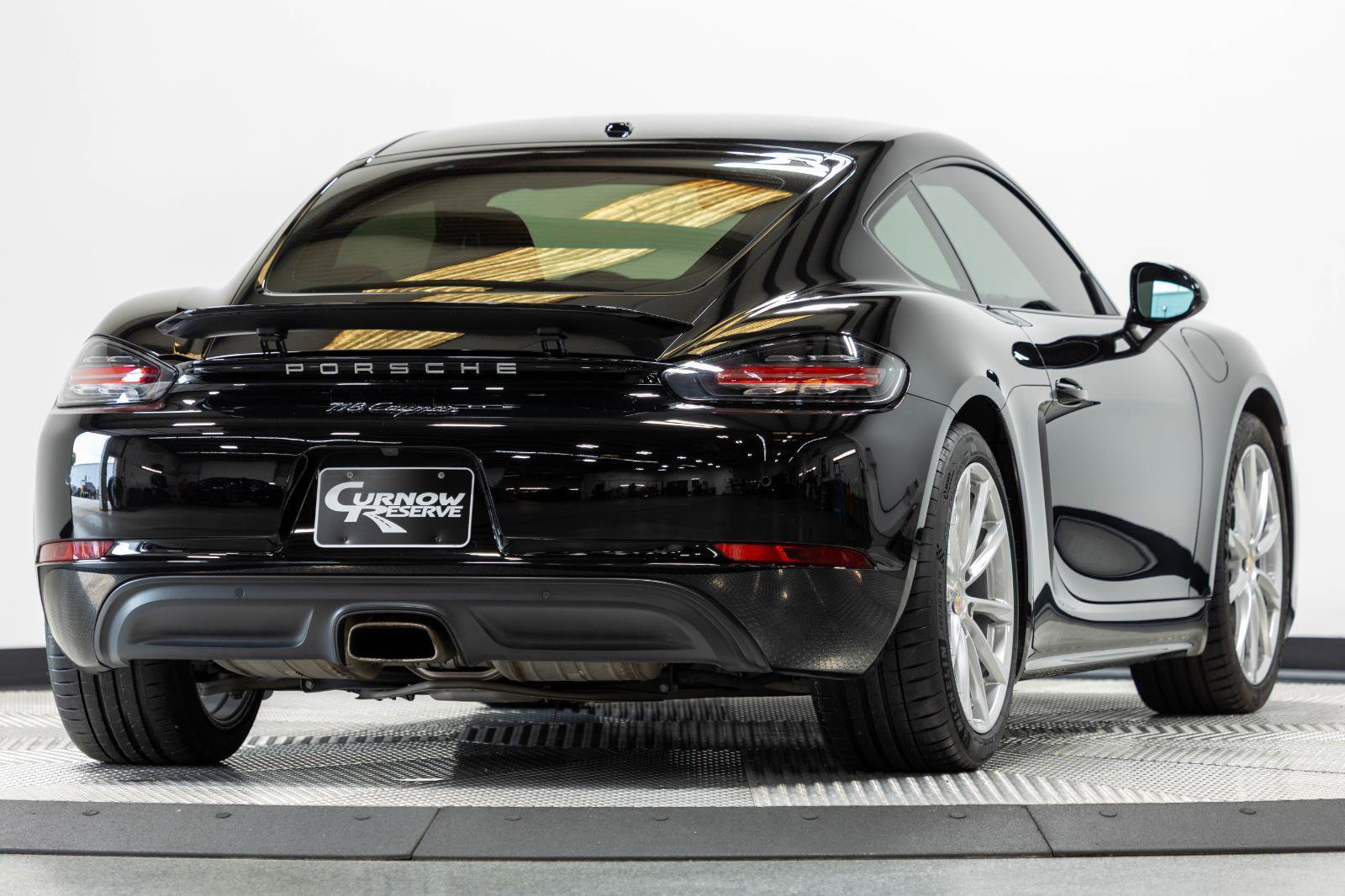 Used 2018 Porsche 718 Cayman RWD image 17