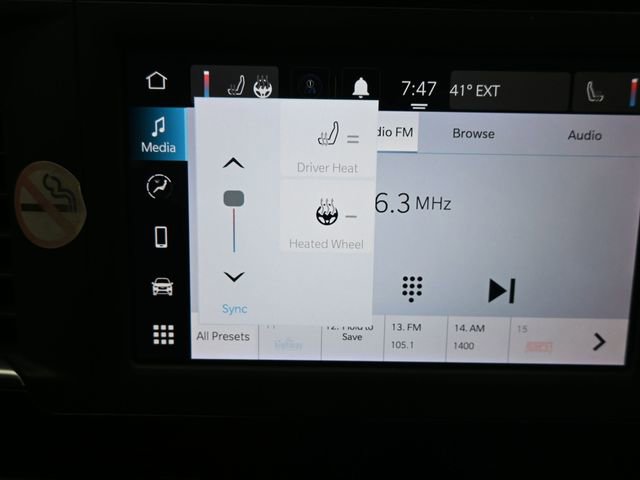 Used 2022 Chrysler Voyager LX image 18