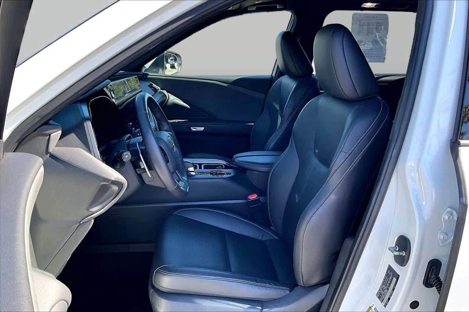 Certified 2024 Lexus TX 350 AWD w/ Captains Chair Package image 7