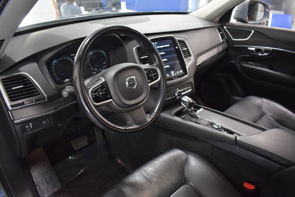 Used 2020 Volvo XC90 T5 Momentum w/ Protection Package image 8