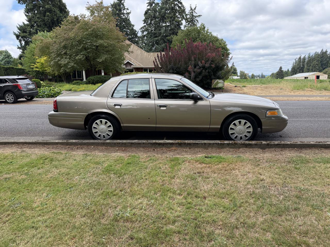 Used 2008 Ford Crown Victoria Police Interceptor RWD image 4