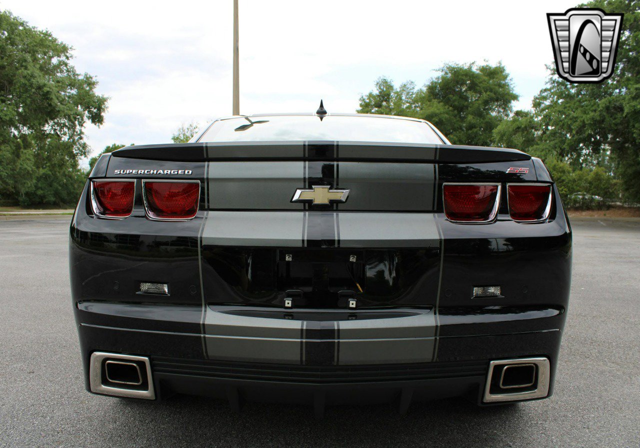 Used 2011 Chevrolet Camaro SS w/ RS Package image 12