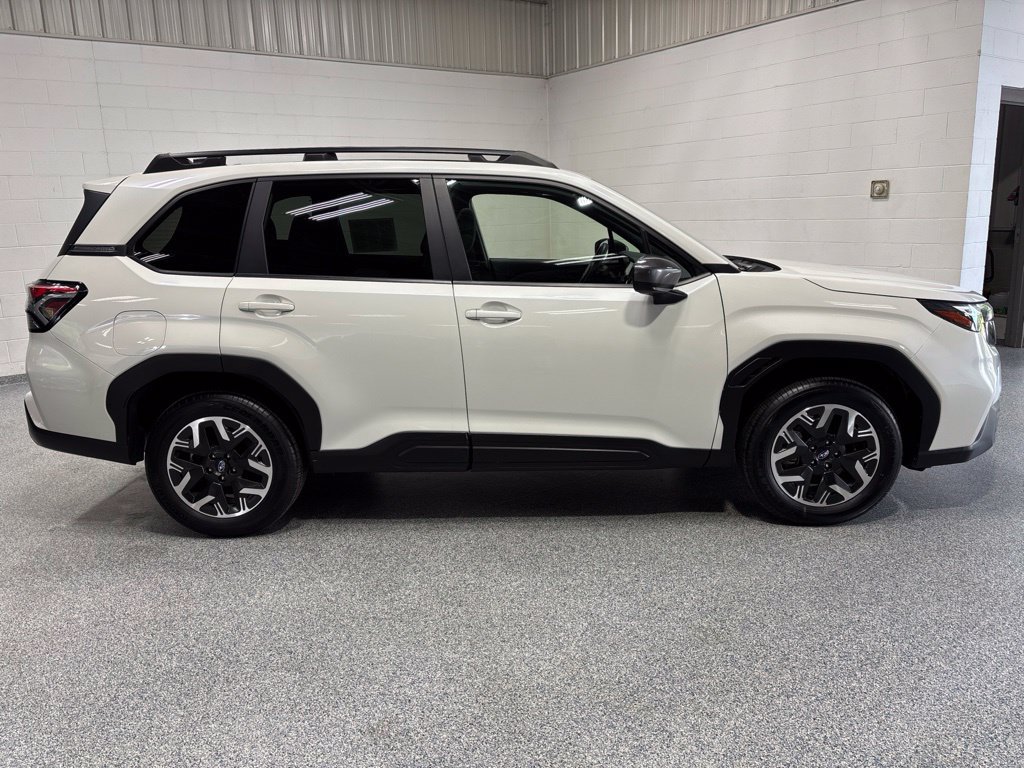 Used 2025 Subaru Forester Premium AWD/4WD image 8