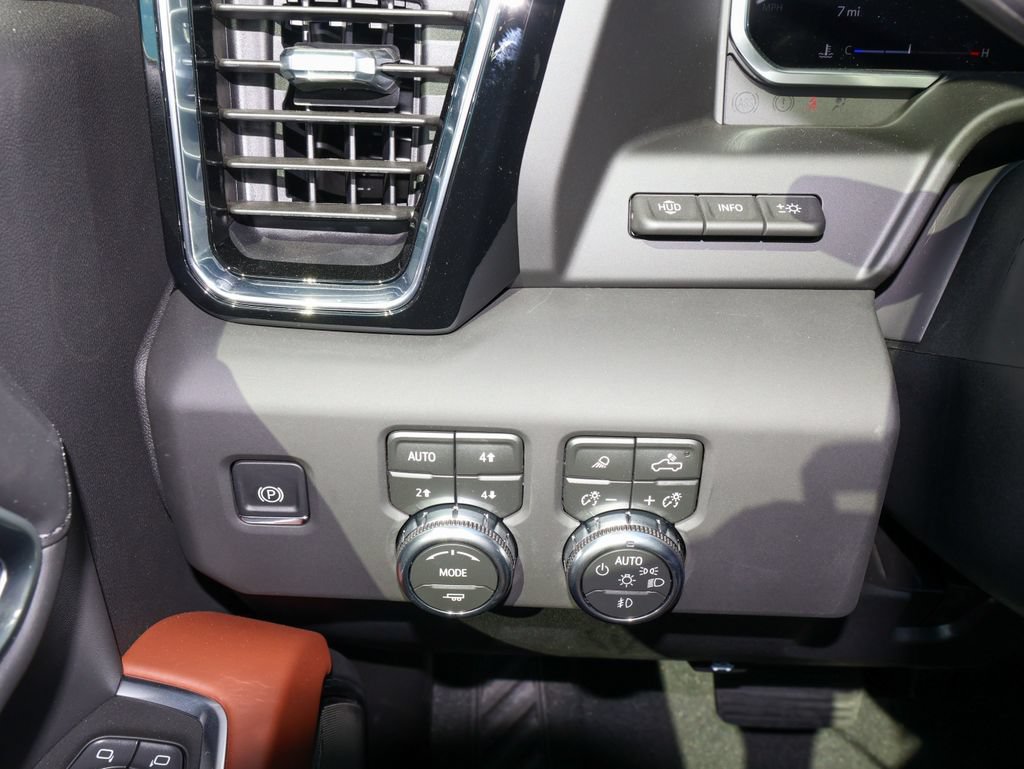 New 2026 GMC Sierra 2500 Denali Ultimate w/ Max Trailering Package AWD/4WD image 27
