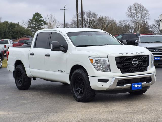 Used 2024 Nissan Titan SV w/ SV Convenience Package image 2