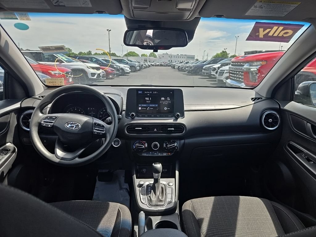 Used 2023 Hyundai Kona SEL AWD/4WD image 5