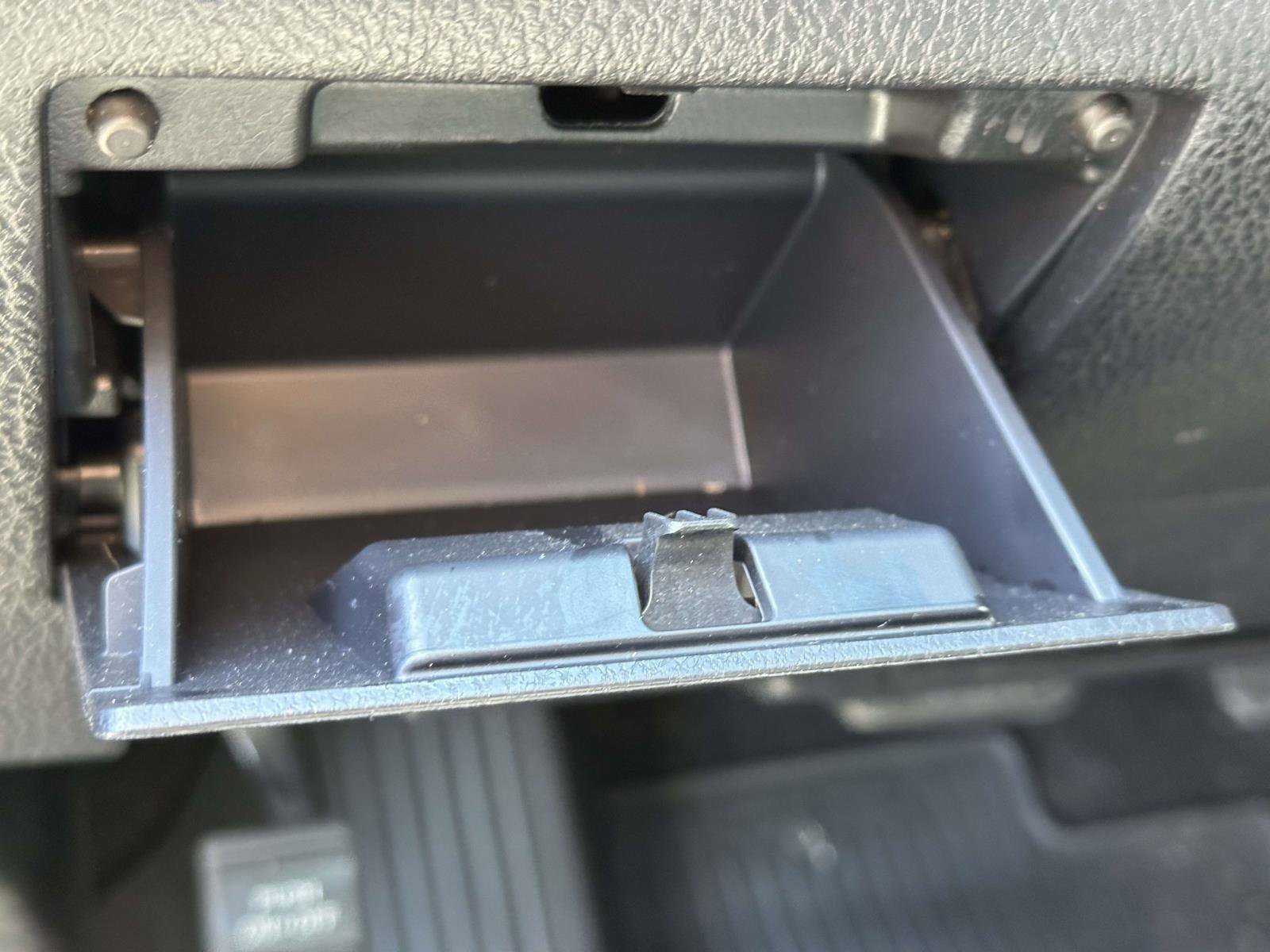 Used 2019 Toyota Highlander XLE AWD/4WD image 25