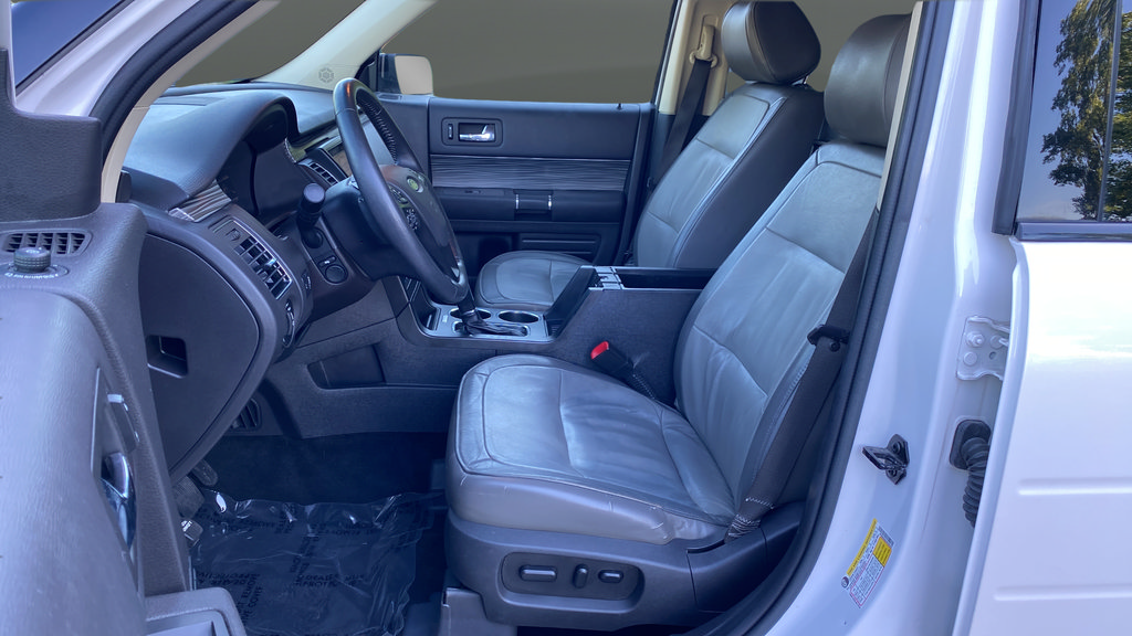 Used 2018 Ford Flex Limited w/ Equipment Group 301A AWD/4WD image 9