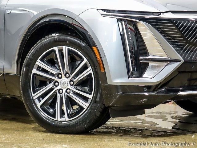 New 2025 Cadillac Lyriq Luxury w/ LPO, Floor Liner Package image 3