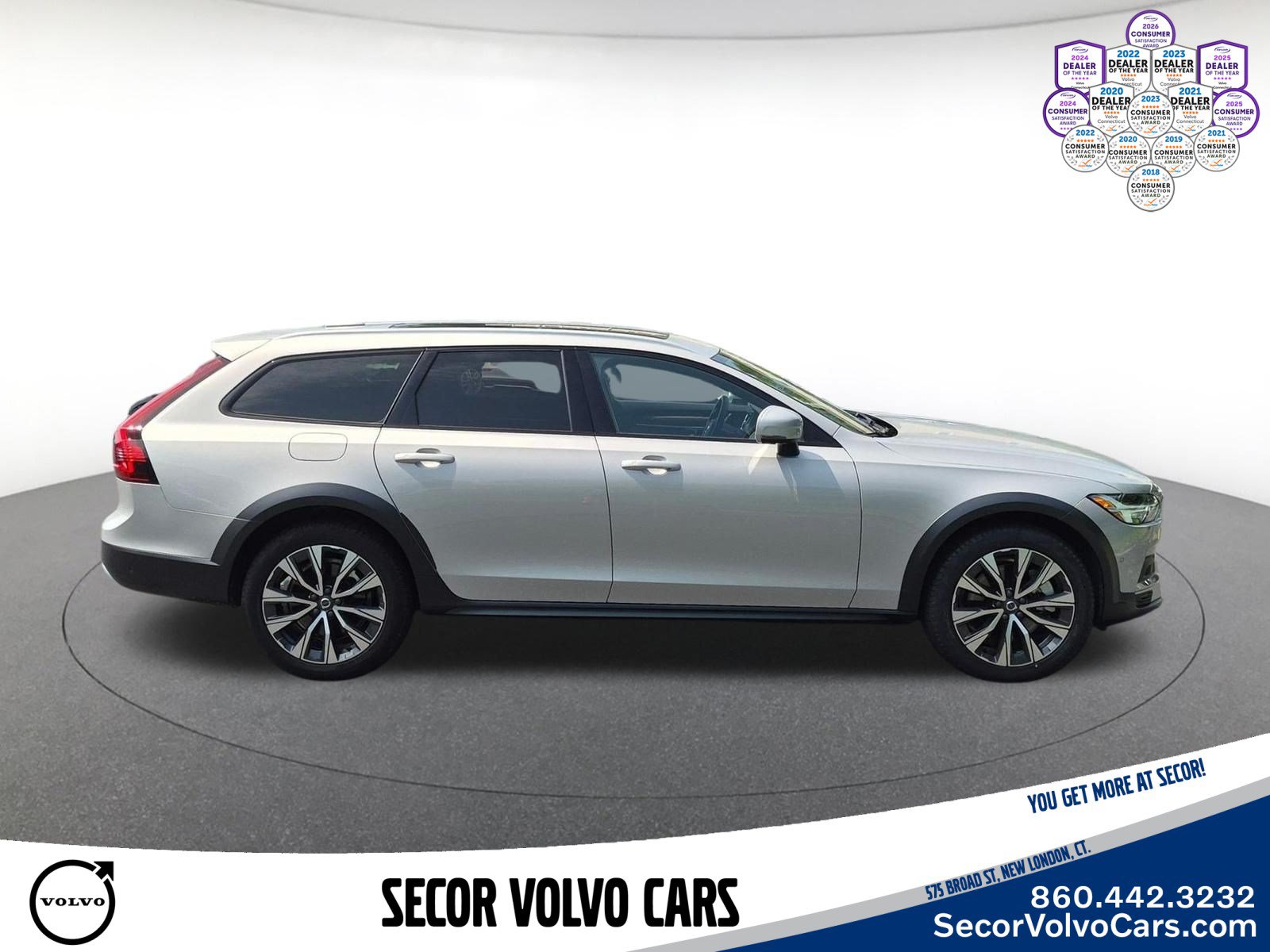 Used 2025 Volvo V90 B6 Cross Country Plus AWD/4WD image 5