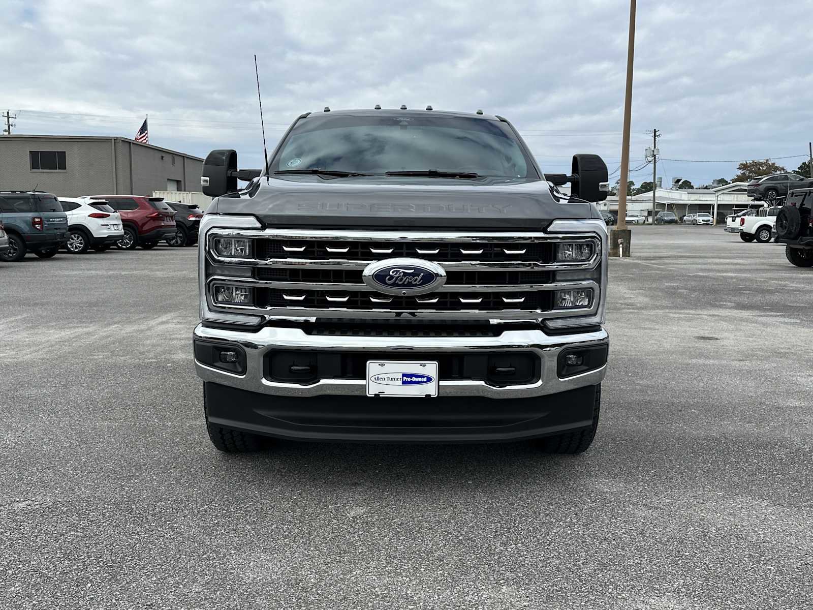 Used 2025 Ford F350 Lariat image 4