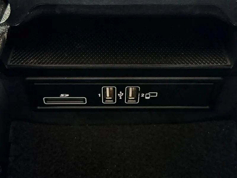 Used 2019 Mercedes-Benz C 300 4MATIC Sedan image 37