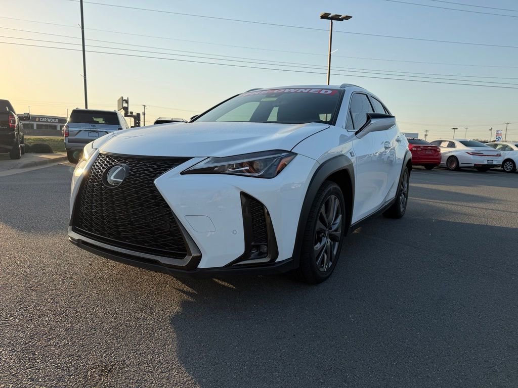 Used 2019 Lexus UX 200 F Sport w/ F Sport Premium Package image 3