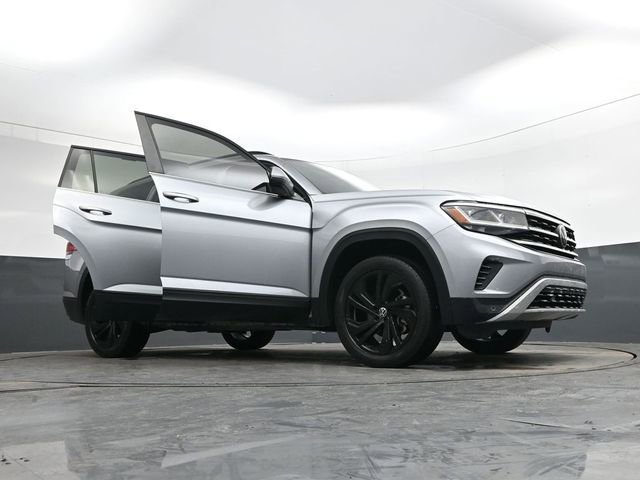 Used 2022 Volkswagen Atlas SE w/ Black Wheel Package image 42