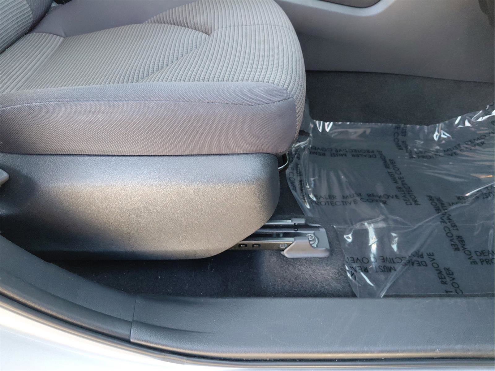 Used 2024 Toyota Highlander LE image 17