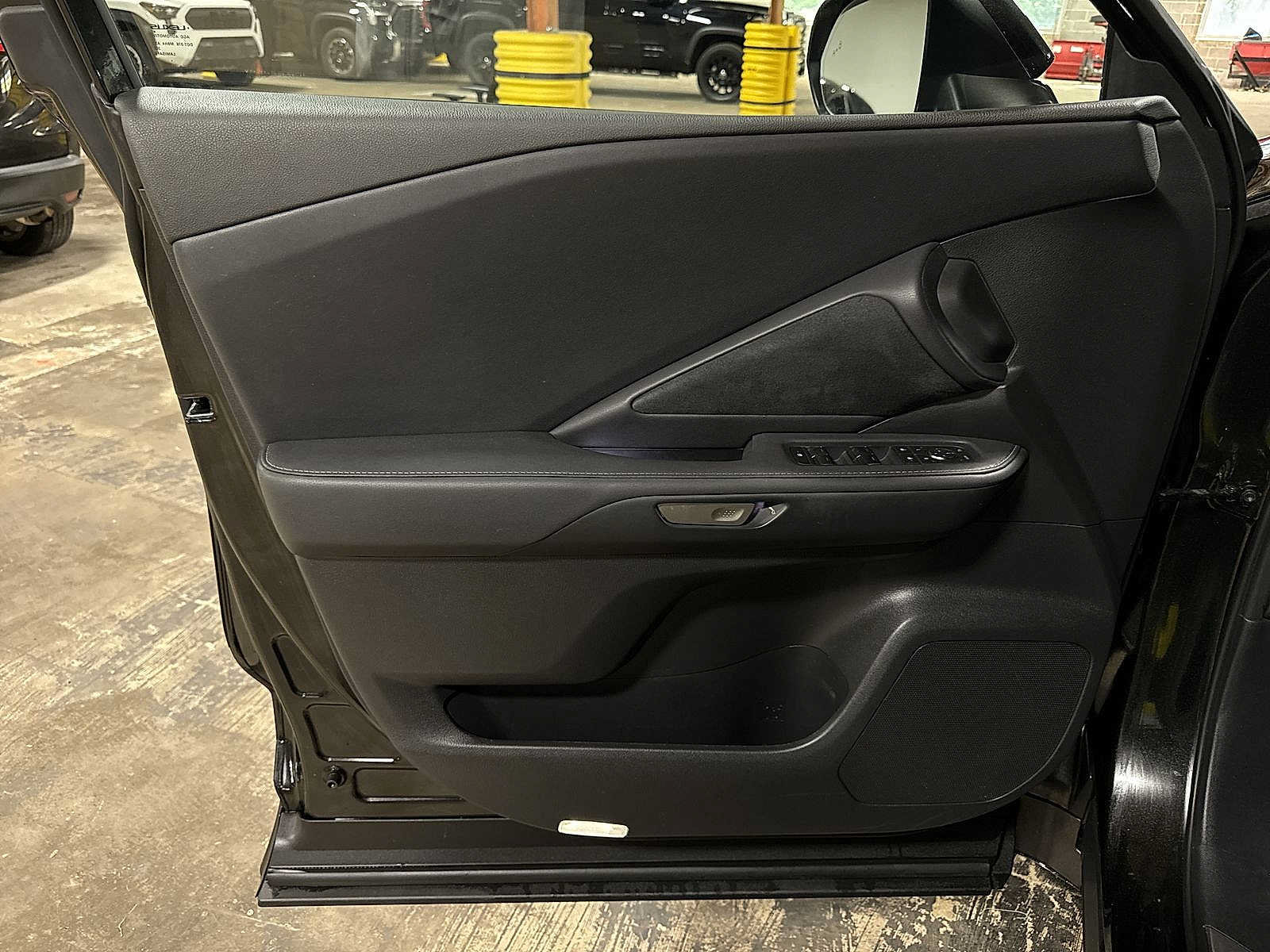 Used 2025 Lexus TX 500h AWD w/ Technology Package image 32