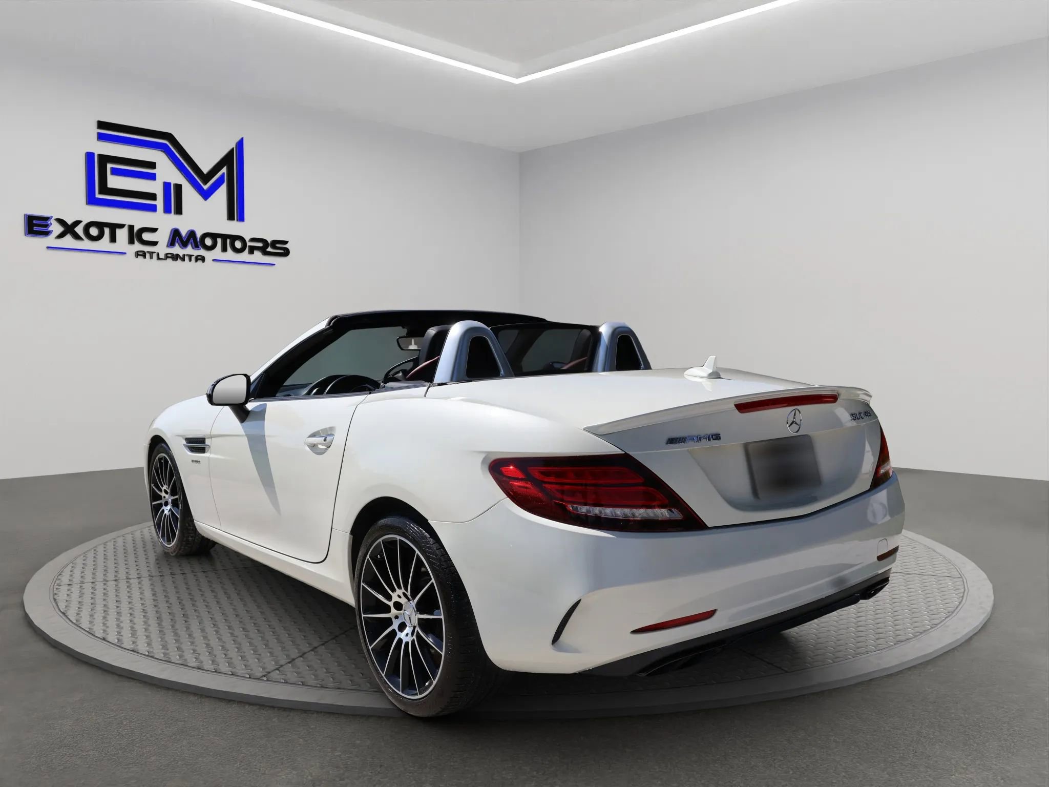 Used 2018 Mercedes-Benz SLC 43 AMG SLC 43 AMG Roadster 2D image 2