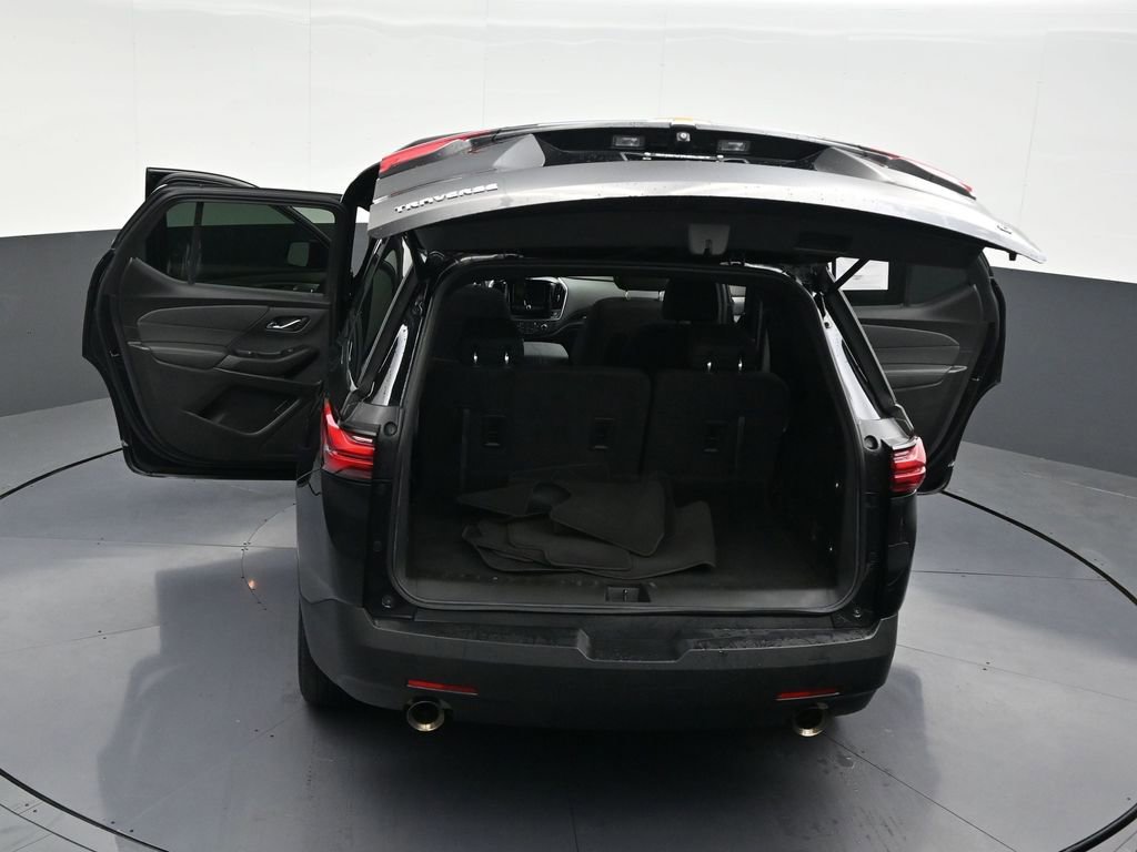 Used 2023 Chevrolet Traverse LT image 36