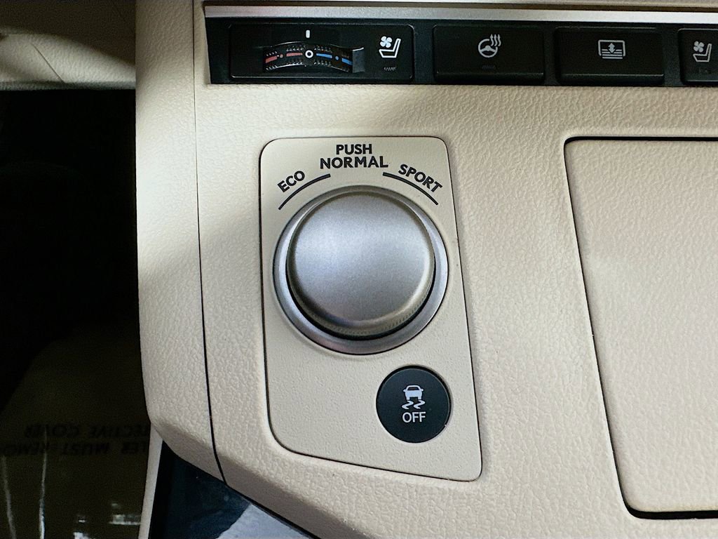Used 2015 Lexus ES 350 w/ Ultra Luxury Package FWD image 41
