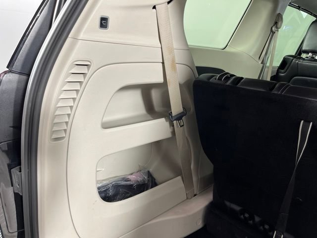 Used 2024 Chrysler Pacifica Touring-L FWD image 54