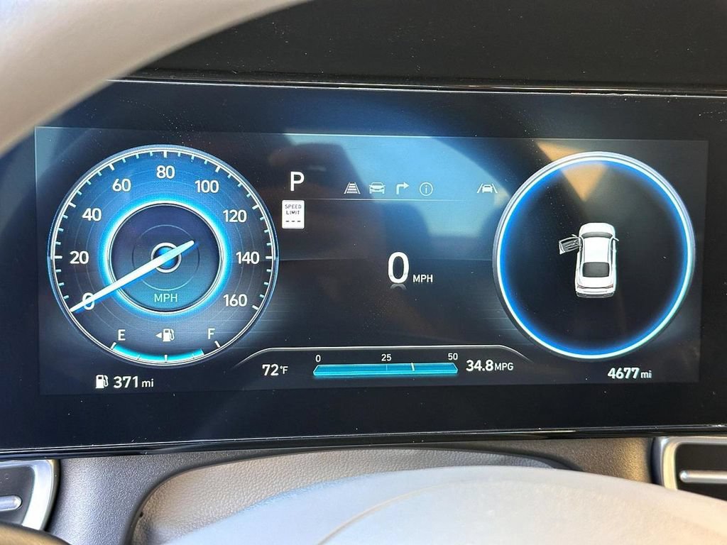 Used 2024 Hyundai Elantra SEL FWD image 15