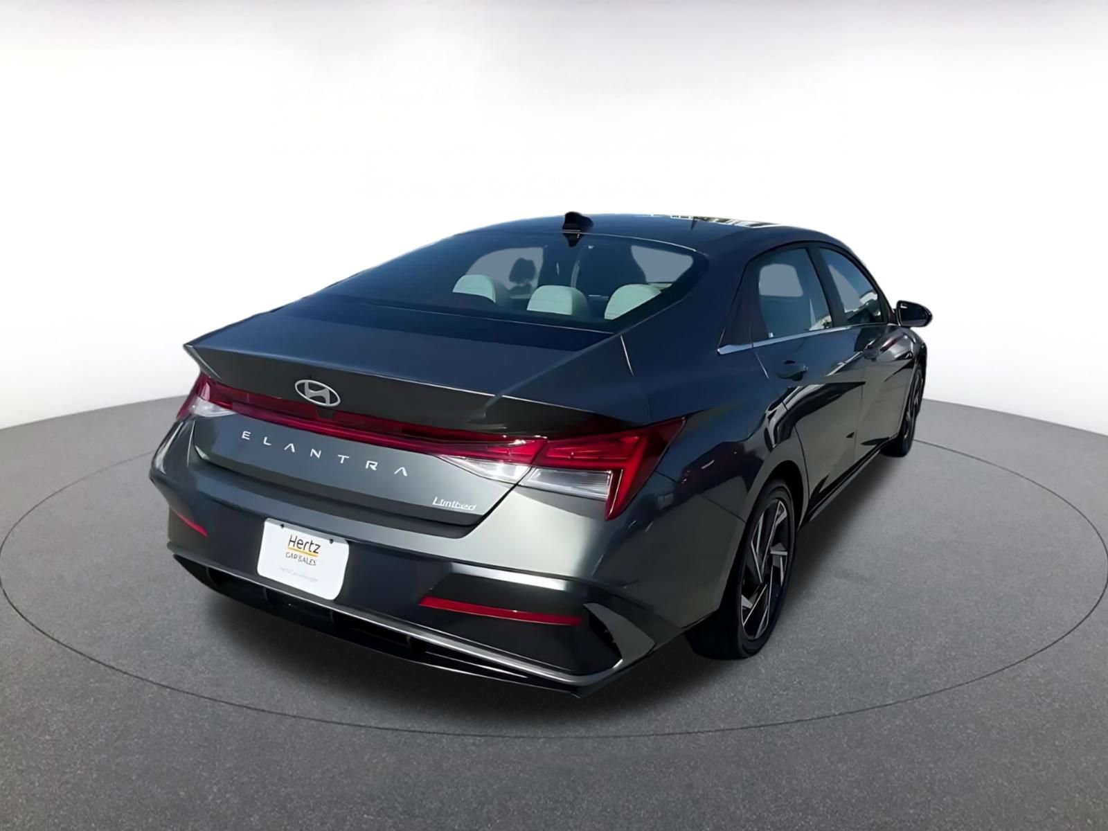 Used 2025 Hyundai Elantra Limited image 14