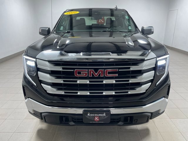 Used 2022 GMC Sierra 1500 SLE image 2