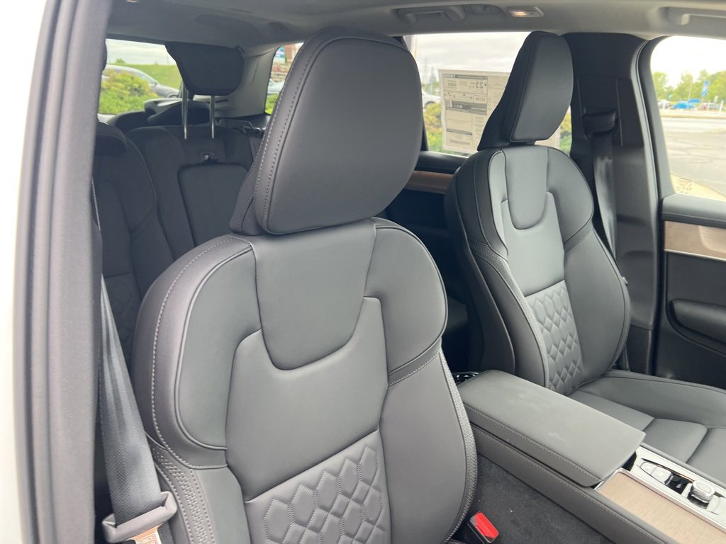 New 2026 Volvo XC90 B6 Plus w/ Protection Package Premier image 40