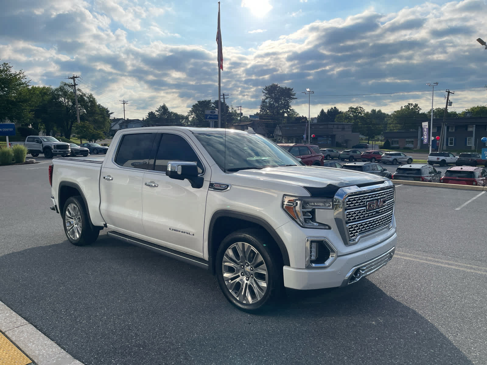 Used 2020 GMC Sierra 1500 Denali w/ Denali Ultimate Package AWD/4WD image 7