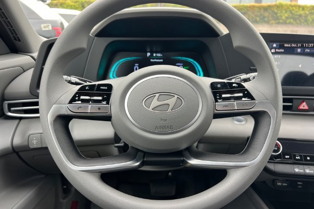 New 2026 Hyundai Elantra Hybrid FWD image 21