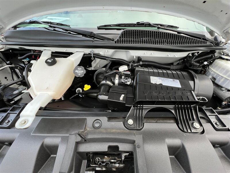 Used 2018 Chevrolet Express 2500 w/ Driver Convenience Package RWD image 19
