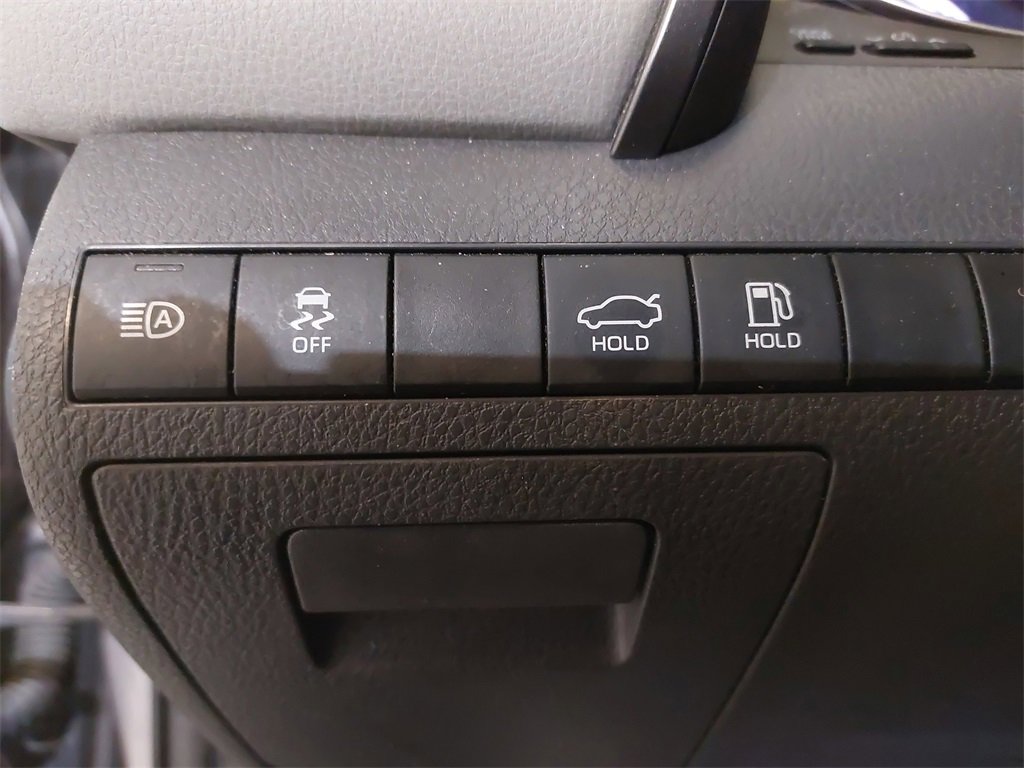 Used 2022 Toyota Camry LE image 24