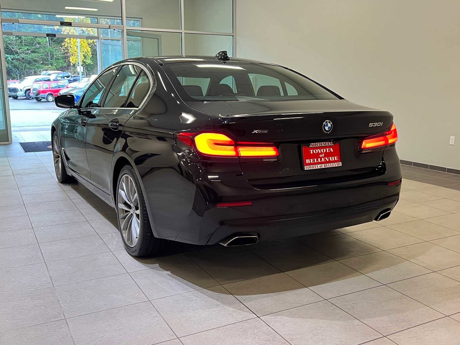 Used 2022 BMW 530i xDrive w/ Convenience Package image 4