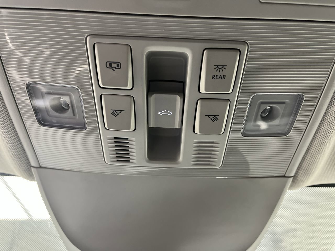 Used 2022 Volkswagen Taos SEL image 28